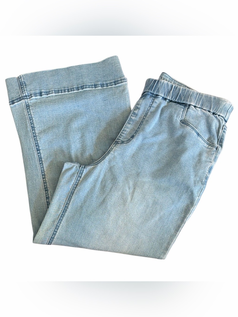 Susan Graver Faded Light Blue Denim Jeans - Picture 2 of 10
